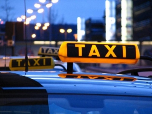 заказать 7 местное такси в Москве 