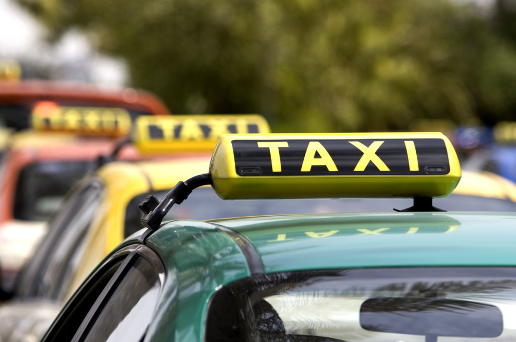 телефон такси Рикша в Москве
